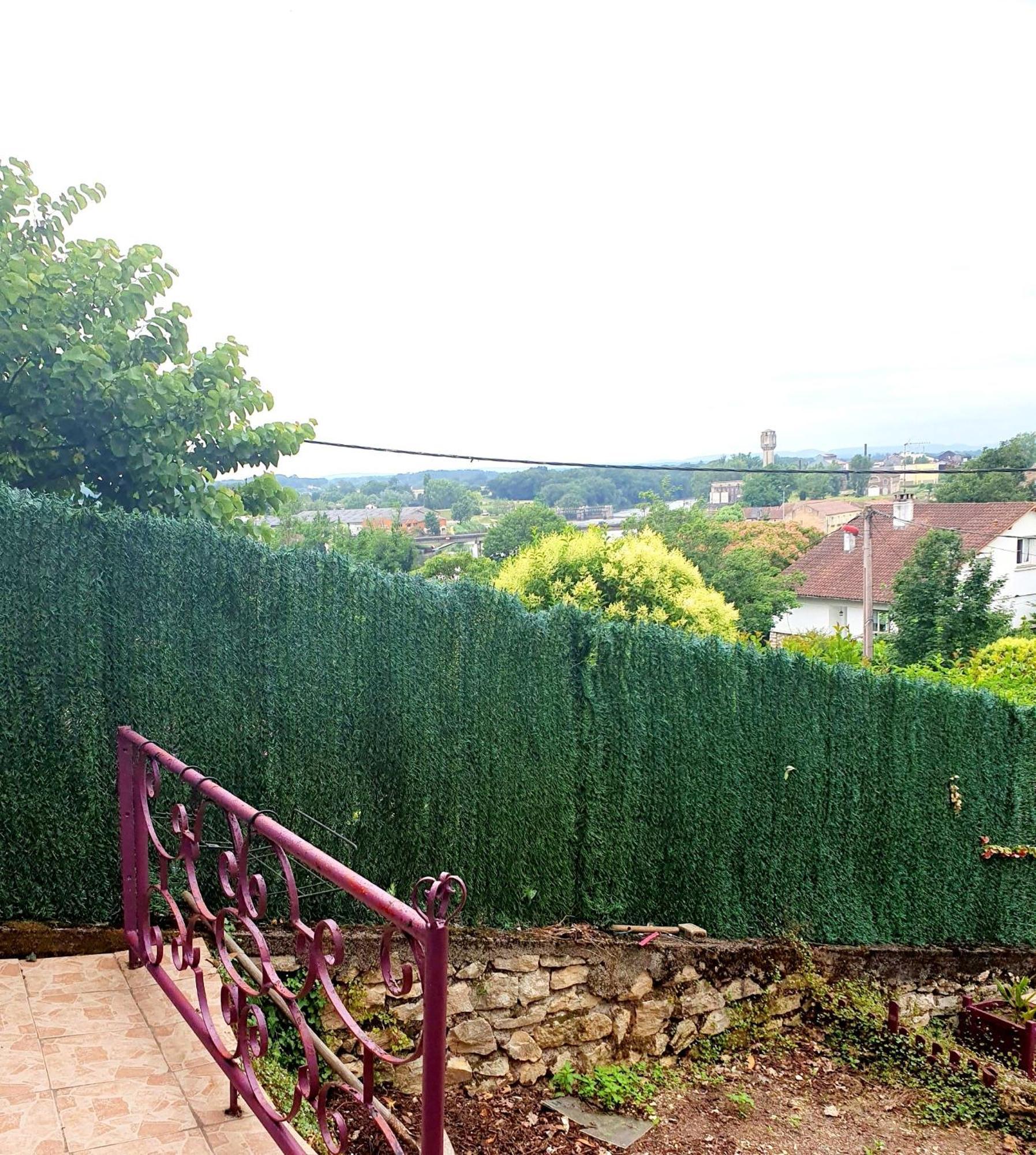 Bed And Breakfast Les Roses Multicolores Du 47 Fumel Exterior foto